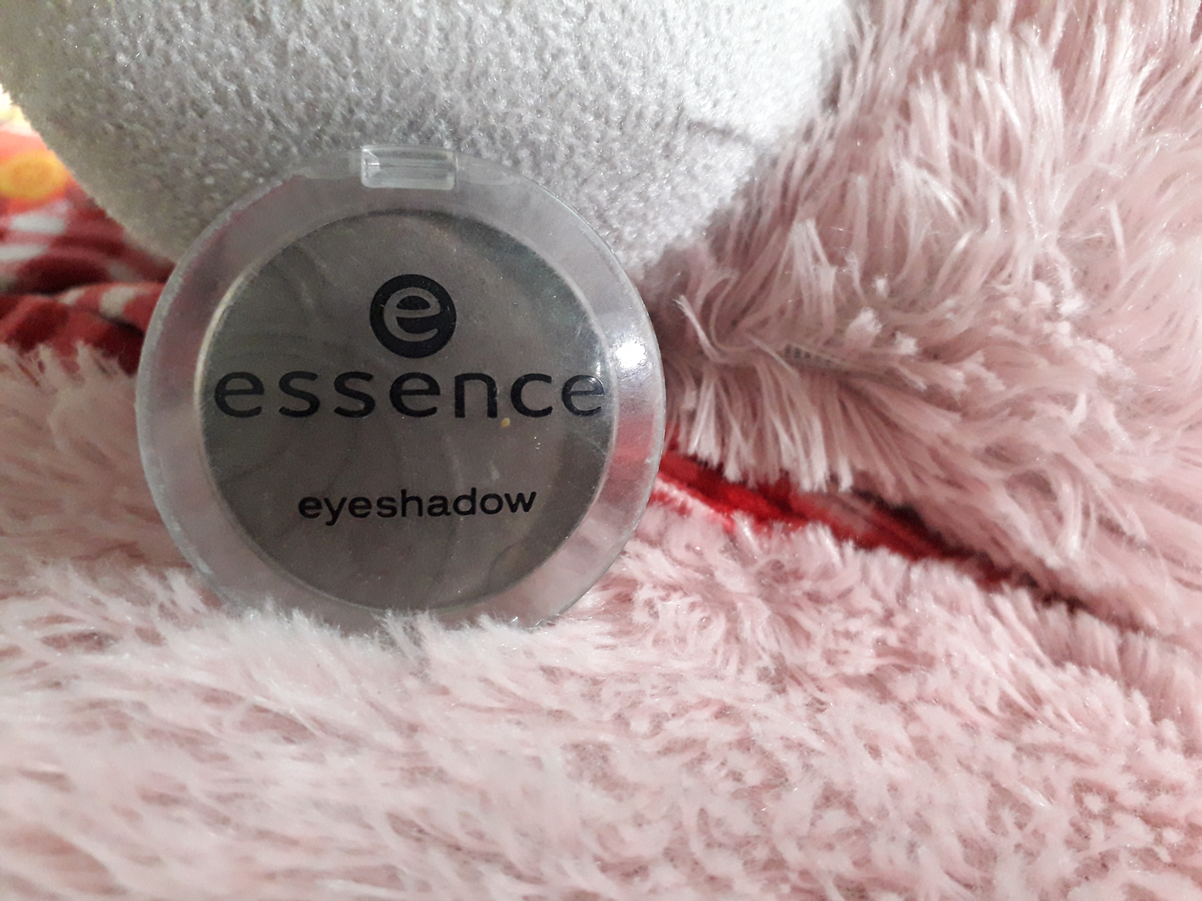 Essence mono eyeshadow get ready review