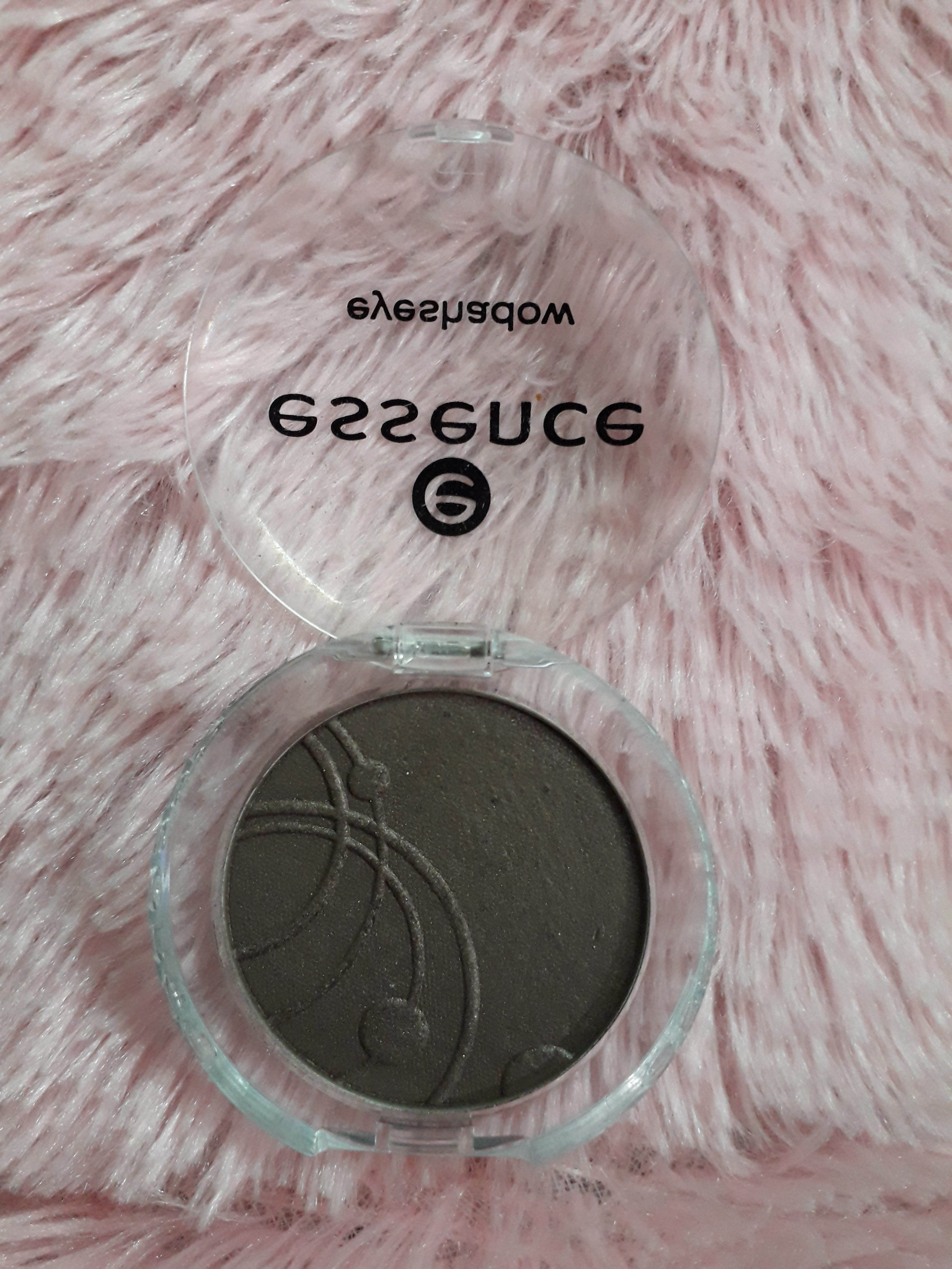 Essence mono eyeshadow get ready review