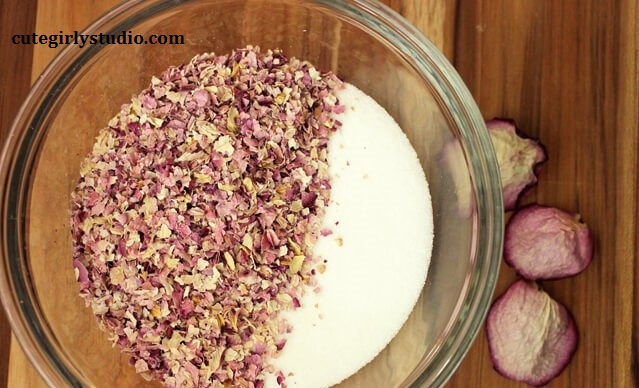 Rose and coconut scrub