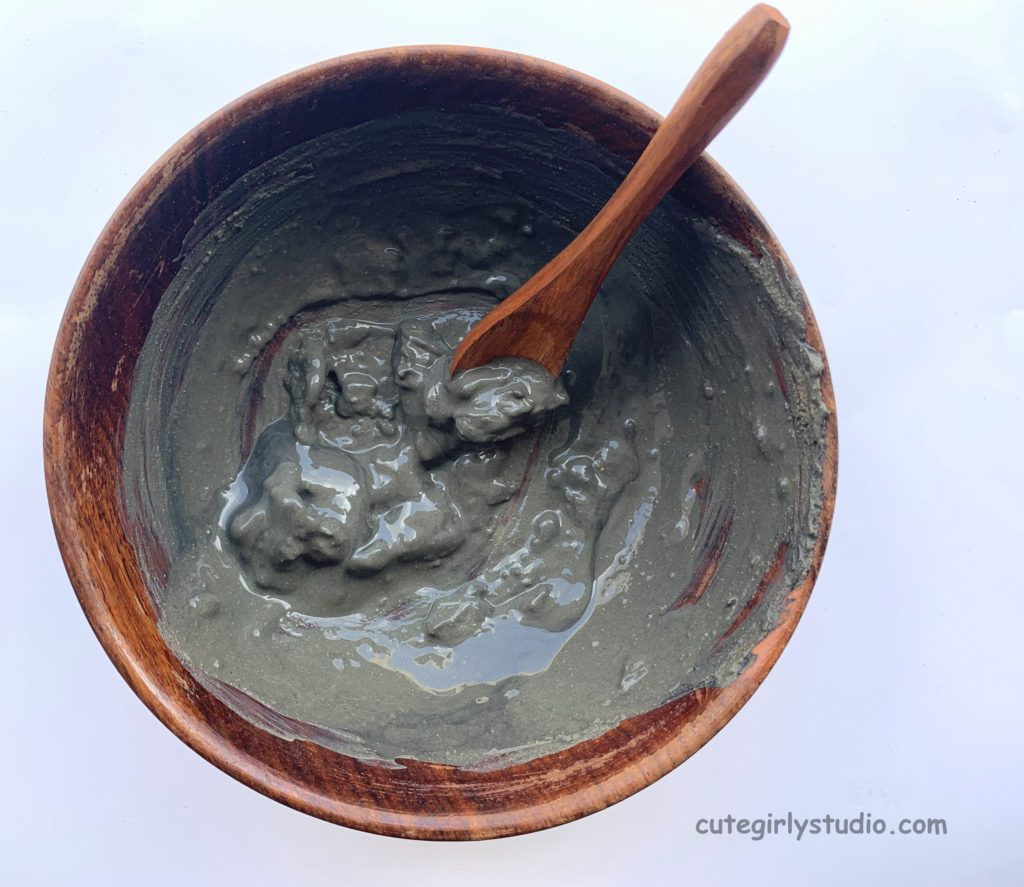 DIY Anti acne charcoal face mask