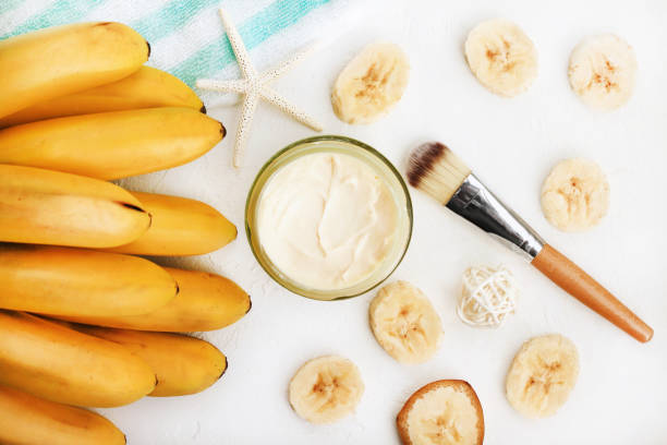 banana and milk powder face mask for dry skin